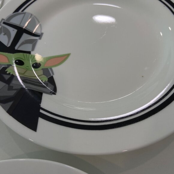 Star Wars Mandalorian &Grogu Ceramic Dessert Plates Set Of 4 Featuring Baby Yoda - Picture 9 of 13